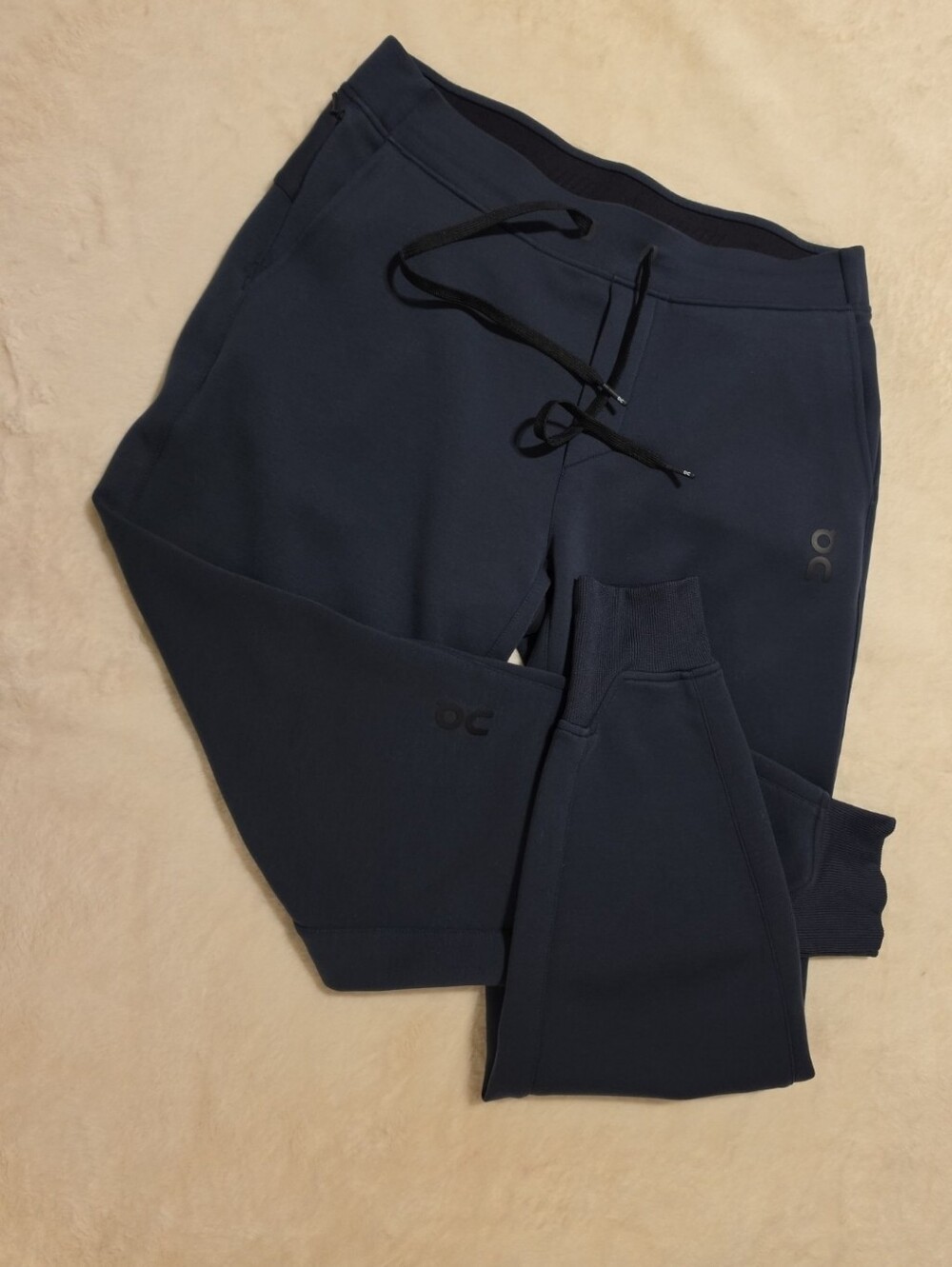 On Running Men's Navy Jogger Pants Medium Size